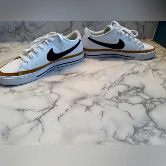 Nike courts women’s 7 - Picture 8 of 8